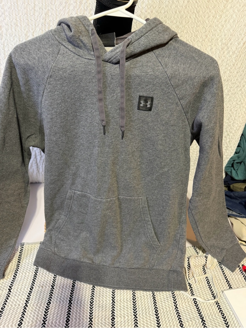 Under Armour Heather Gray Hooded Pullover Sweatshirt